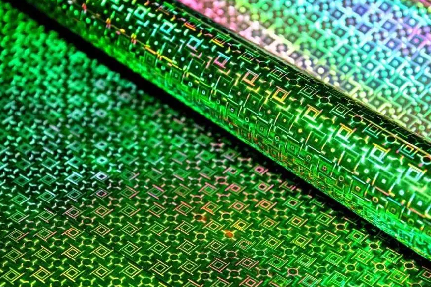 Плёнка голография 70х8,3 м, 40 мкм, Зелёный, 00070810-5